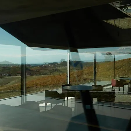 Cantina Dei 5 Sogni Séjour à la ferme Monforte dʼAlba